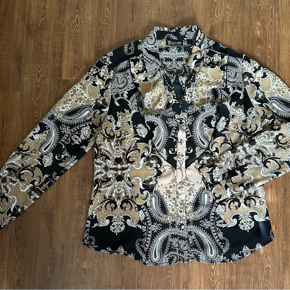 Women’s Top by 7th Avenue ~ Button Down ~ Size Large